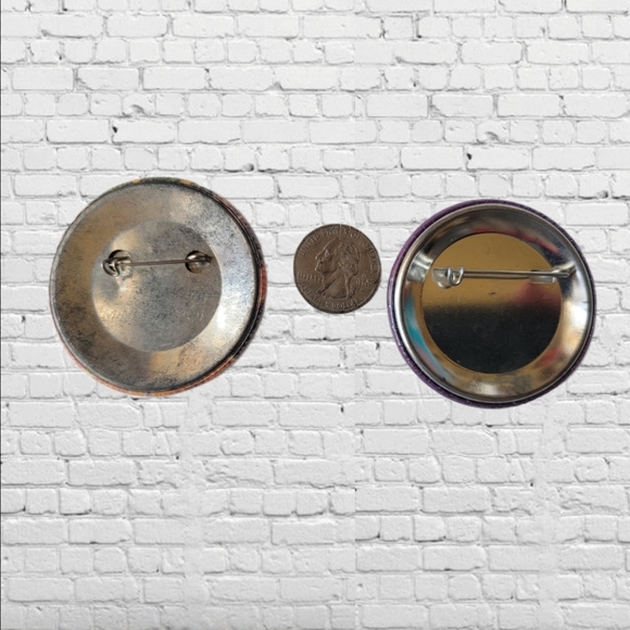 Vintage Round Novelty Pinback Buttons 2×E.T - Picture 4 of 4